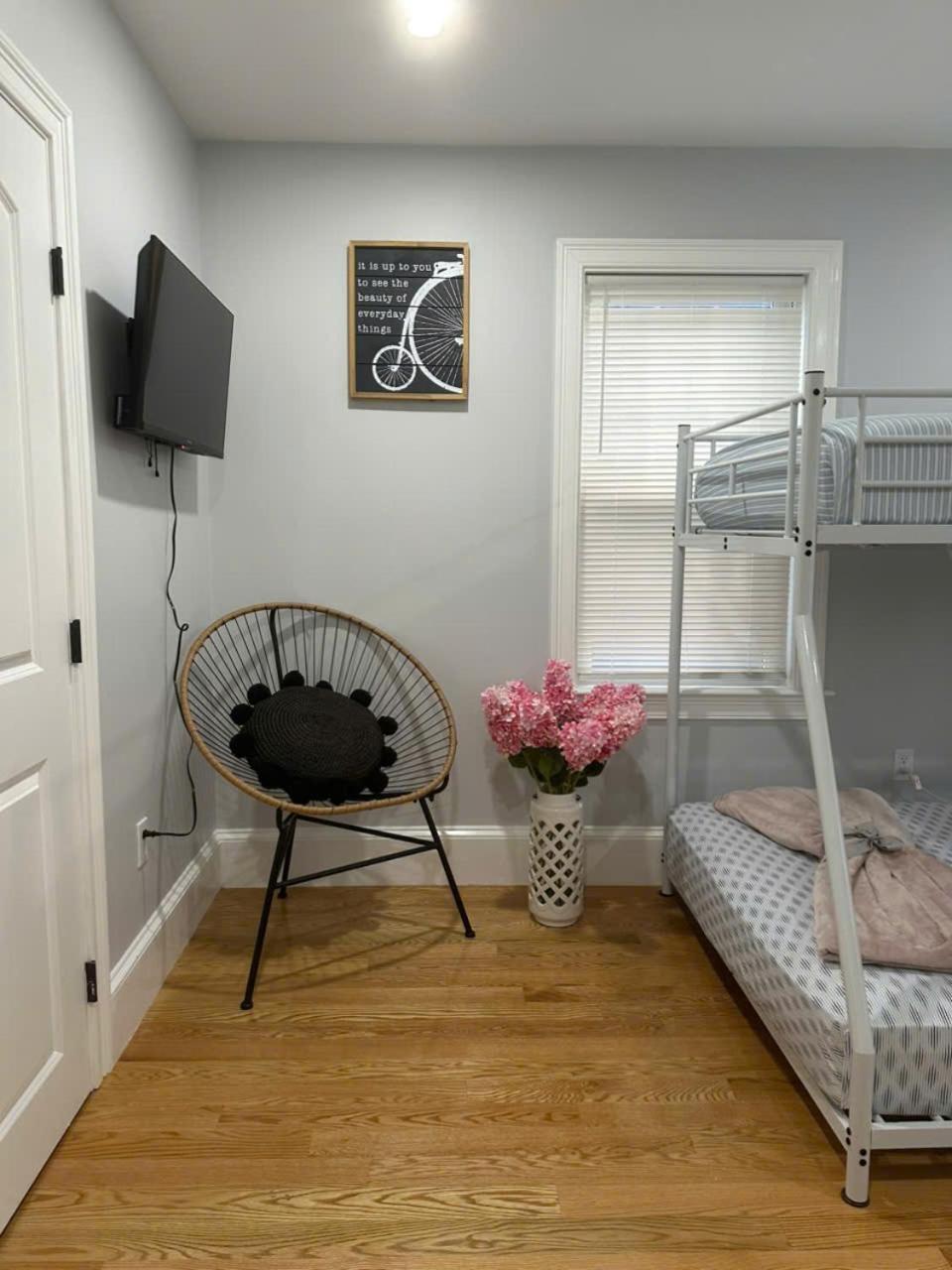 85b Brand New 3br, 2ba, Walk To Transit, Near Apartment *